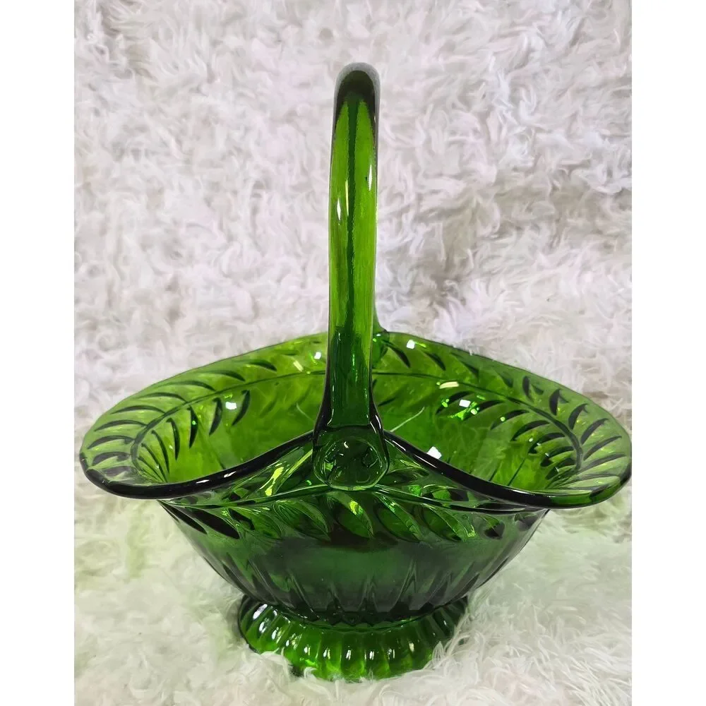 Tiara Exclusive Emerald Green Laurel Basket
